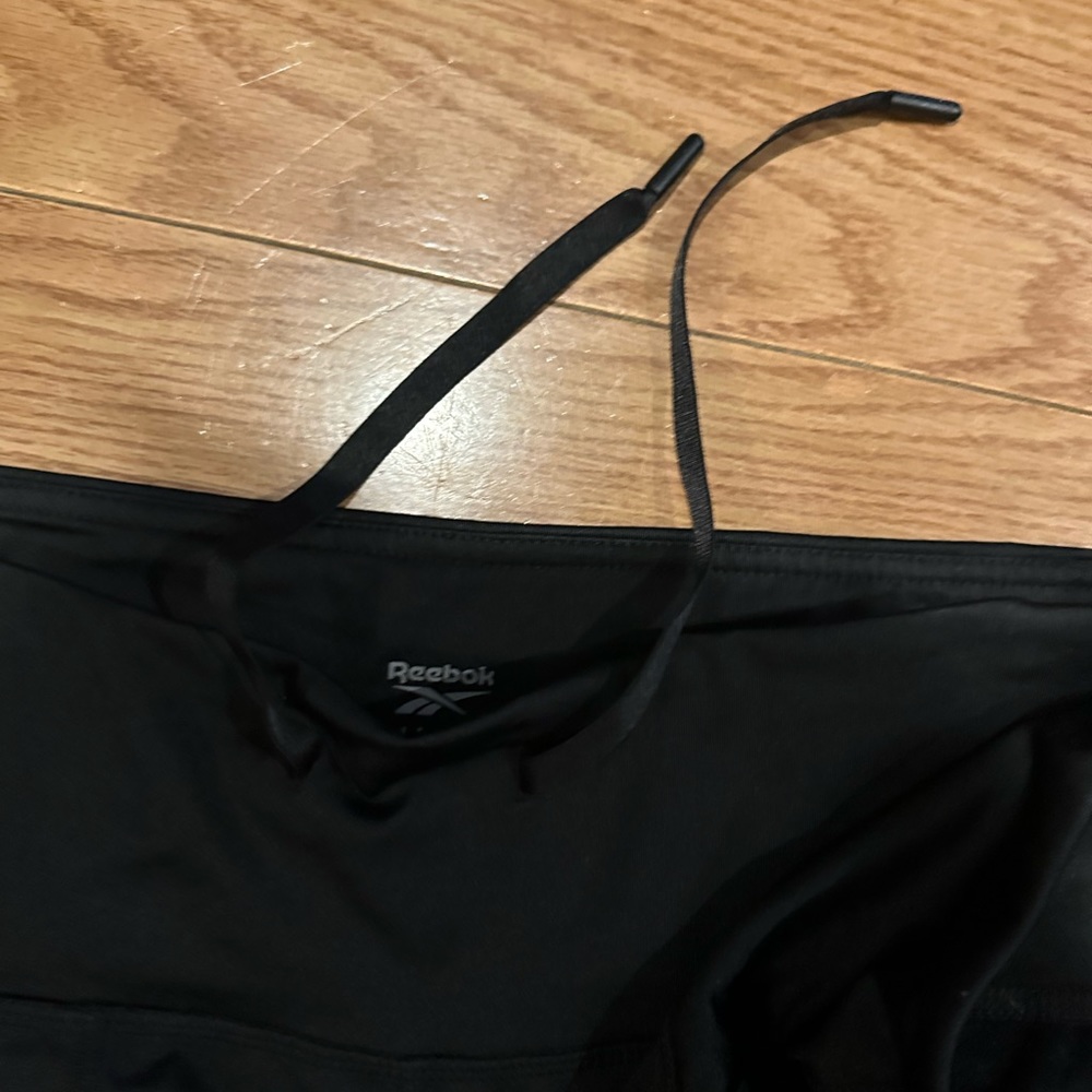 2 Reebok Joggers - Picture 5 of 5